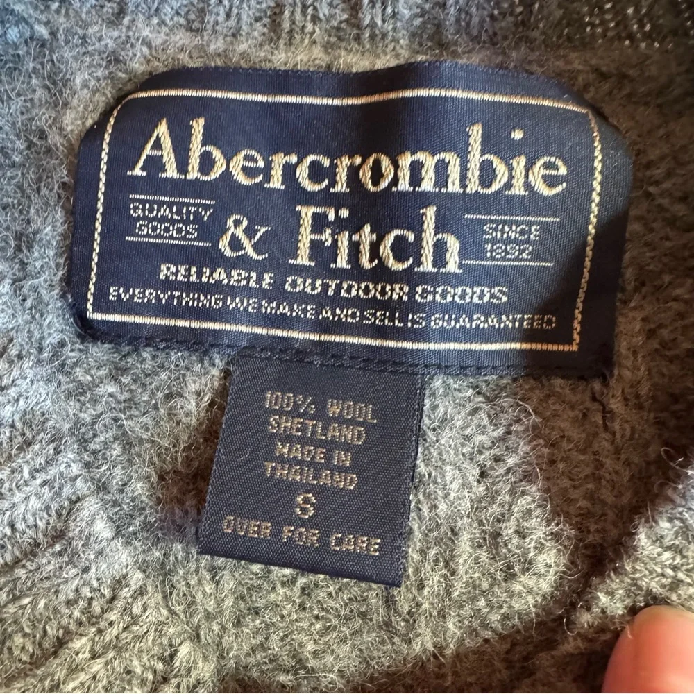Men's Vintage Abercrombie‎ & Fitch Wool Cableknit Sweater, Gray, Size S (L)